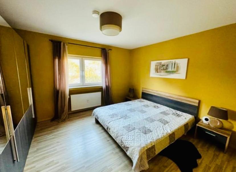 Workation Adler Taunusblick , 3-4 Personen, Balkon, 2 Badezimmer, Riesen Kueche, Waschmachine, Viel Platz, Privatparkplatz Apartment Bad Soden am Taunus Bagian luar foto